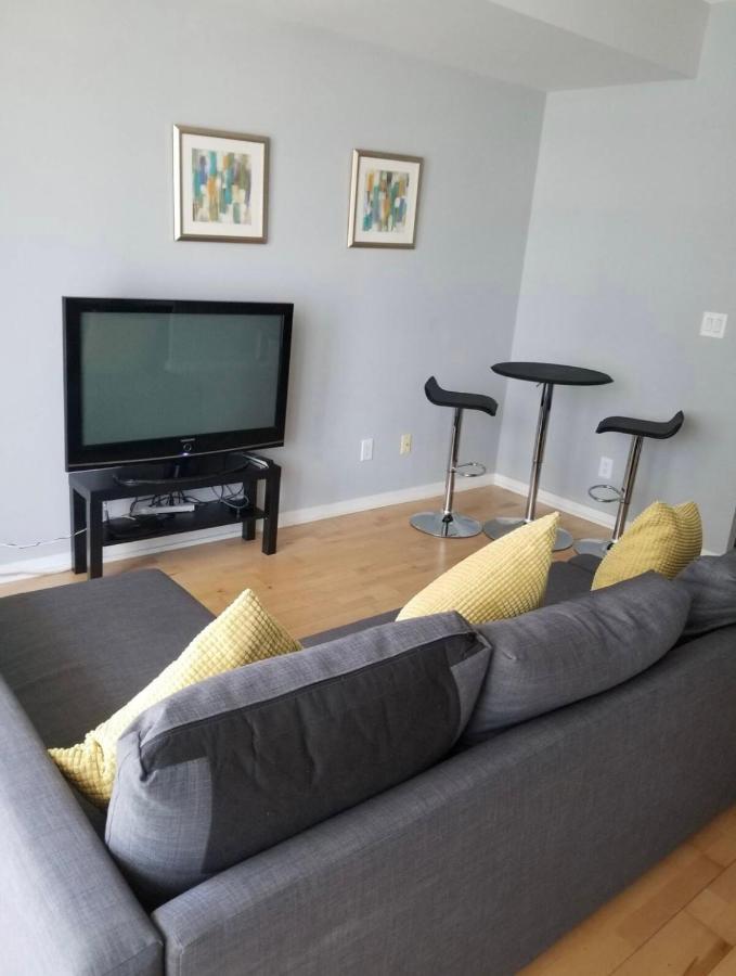 דירות Beautiful Unit In Heart Of Downtown טורונטו מראה חיצוני תמונה